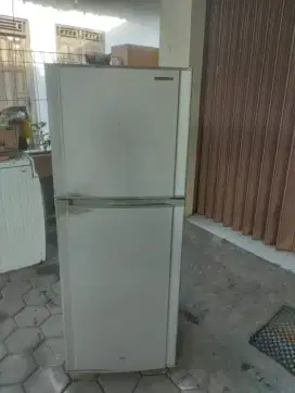 Kulkas 2 pintu Samsung
