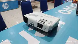 PROYEKTOR EPSON X200 MURAH SPEK TINGGI XGA 2700 ANSI TERANG TAJEM