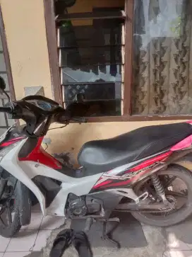 Supra x 125 fi helm in 2013