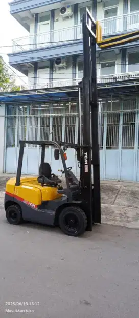 Forklift TCM 2,5 Ton,Manual,Threelift 4,5 Meter,Isuzu C240,Tahun 2014
