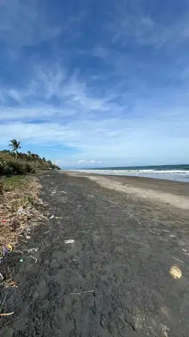 Lahan tepi pantai yang indah di bali barat