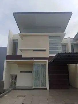 Rumah Royal Park Regency Gn.Anyar Apik Baru Renovasi
