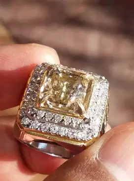 Cincin batu topas
