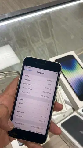 Iphone SE 3 2022 64gb White / Putih Ex Ibox Mulus
