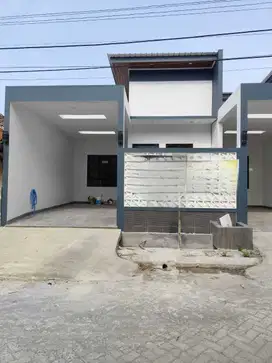 Dijual rumah bagus semi furnish startegis pusat kuliner dihrpan indah