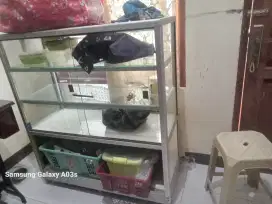 Di jual etalase bekas