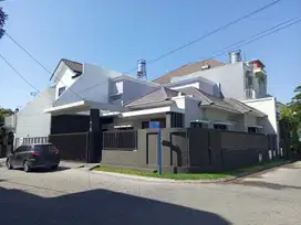 Rumah Baru Pantai Mentari dekat Mulyosari, Pakuwon City (code : DVOGK)