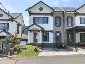 Rumah View Gunung 2 Lantai di Rancamaya Golf Estate Bogor
