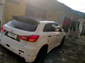 Dijual mobil Mitsubishi Outlander sport 2.OL glx manual 2013