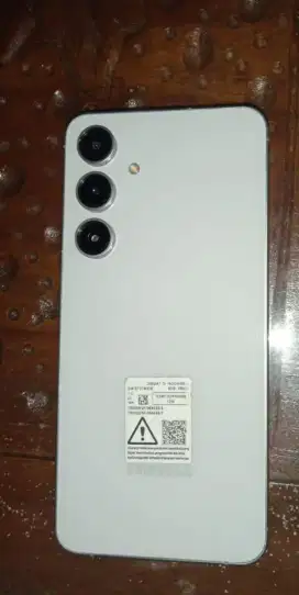 Samsung s24 fe 8/256 lengkap