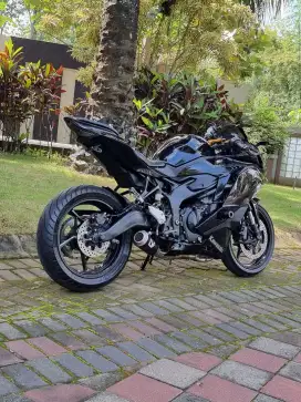 Kawasaki ZX 25R Non ABS Hitam Metalik Upgrade KQS Odo 12rb Koko Motor