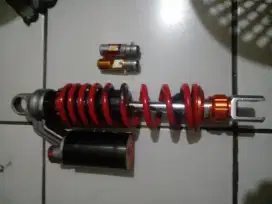 Jual aja shockbeker ama 2 lampu led.