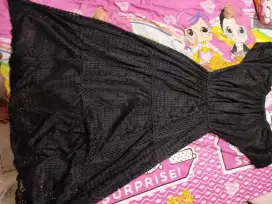 Dres brukat warn hitam