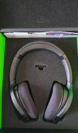 Razer Barracuda-Black-wireless multipatform gaming headset