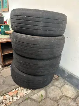 Ban Mobil Bekas Turanza