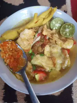 Soto ayam / daging Betawi