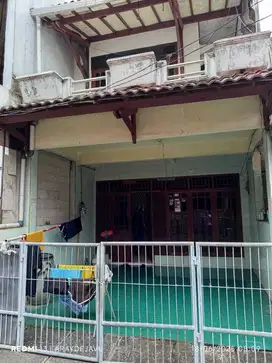 JUAL RUMAH NYAMAN DAERAH KOMPLEK DI PONDOK KELAPA