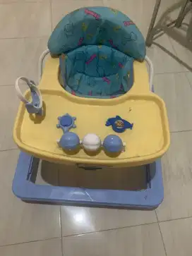 Baby walker merk family(appolo)