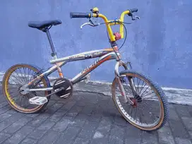 Sepeda Pasifik bekas