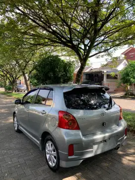 Toyota Yaris E AT THN  2013 
Pjk pjng bln 10-25
