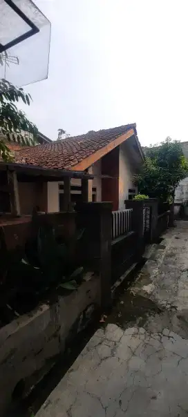 Di jual rumah shm jalan boscha v cipaganti bandung