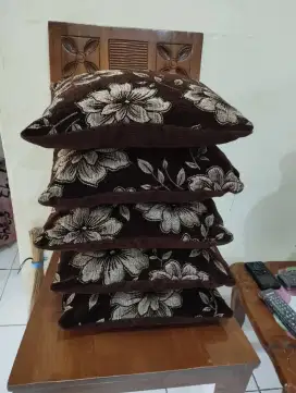 Sarung Sofa + Bantalnya