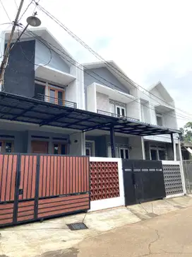 Rumah 2 lantai 3 kamar tidur tanah luas murah dekat toll jatiasih