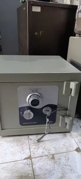 Brankas SOLINGEN BERNSTEIN size 1