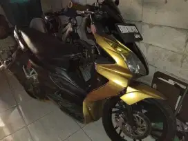 Skywave Suzuki warna gold