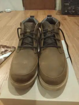 Prelove Sepatu Boots Clarks Original mulus baru 1x pakai,Ukuran 43.