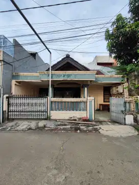 RUMAH di KAYURINGIN, BEKASI KOTA