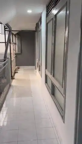 Sudirman disewakan ruko siap pakai 2 lantai mainroad