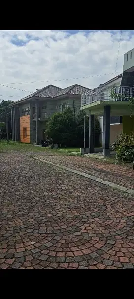 Rumah strategis lenteng agung raya dekat stasiun kreta api