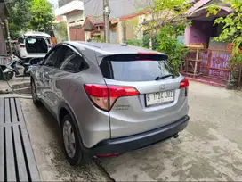 Honda HRV HR-V E CVT Matic AT Tahun 2017 Floating Silver , 2018