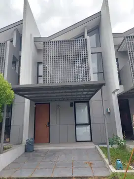 Rumah Furnish 2 Lantai O2 Grand Wisata Dijual