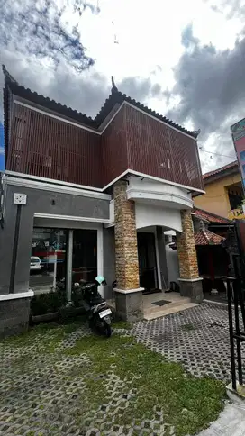 Di jual rumah kantor + gudang Di jalan utama muding indah Gatsu barat