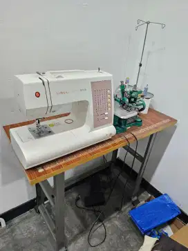 Mesin jahit singer portable
+ Mesin obras butterfly
+ Meja.