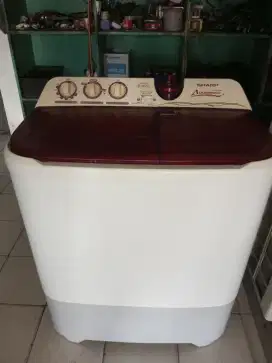 Mesin cuci 2 tabung merek SHARP Aquamagic 8, 5 kg