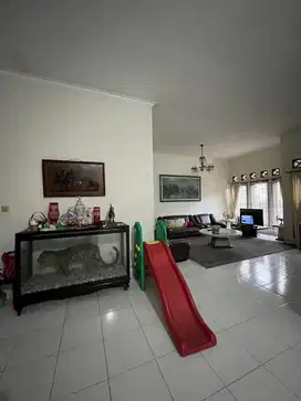 Jual Rumah tanah  dan bangunan sangat luas bukit nusa indah ciputat