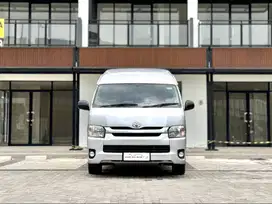Toyota Hi Ace Commuter 2.8 MT th 2016 #istana jaya motor