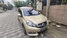 Mobilio tahun 2014 warna emas plat Kalimantan