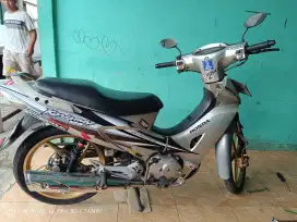 Dijual karisma 125.tahun 2003.modif dobel disk