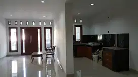 Jual Rumah lokasi nyaman asri bebas banjir tanah luas Pamulang