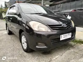 Kijang Innova E 2.0.Bensi Manual Hitam 2011