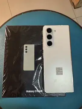 Samsung fold 5 12/256 99%
