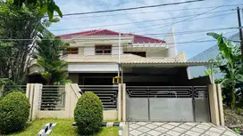 Dijual Rumah 2 Lantai Bagus Terawat Dharmahusada Indah Surabaya Timur