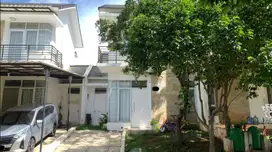 Rumah 2 lantai 3 kamar hadap selatan di Serpong Natura City
