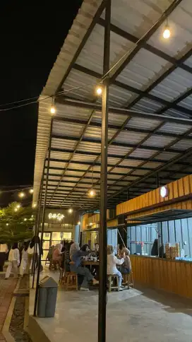 Disewakan  Kafe Estetik