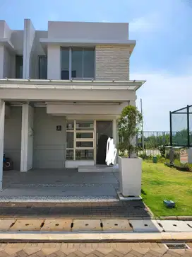 Jual cepat rumah 2 lantai Cluster Scarlet PIK 2, Jakarta