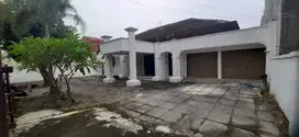 Rumah Luas Di jl. Kaliurang km 7 Dekat Kampus UGM, Pakuown Mall